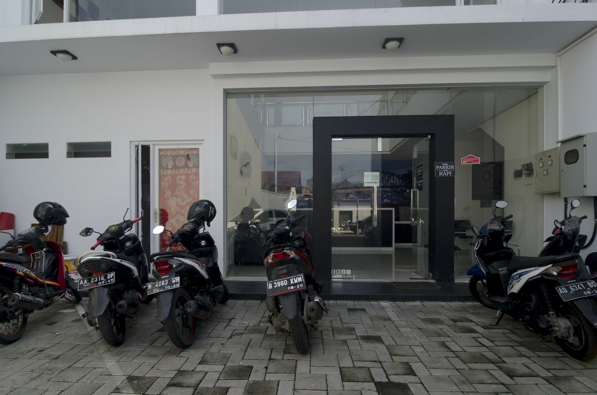 Reddoorz Near Lawang Sewu Hotel Semarang Luaran gambar